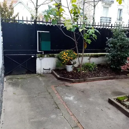 Villa Alexander avec garage et patio privé Appartamento *
